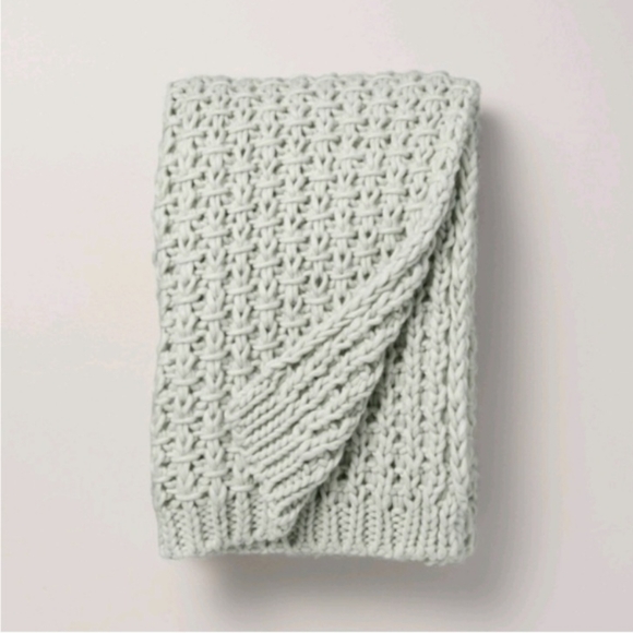 Hearth & Hand with Magnolia Chunky Knit Throw Blanket Light Green -